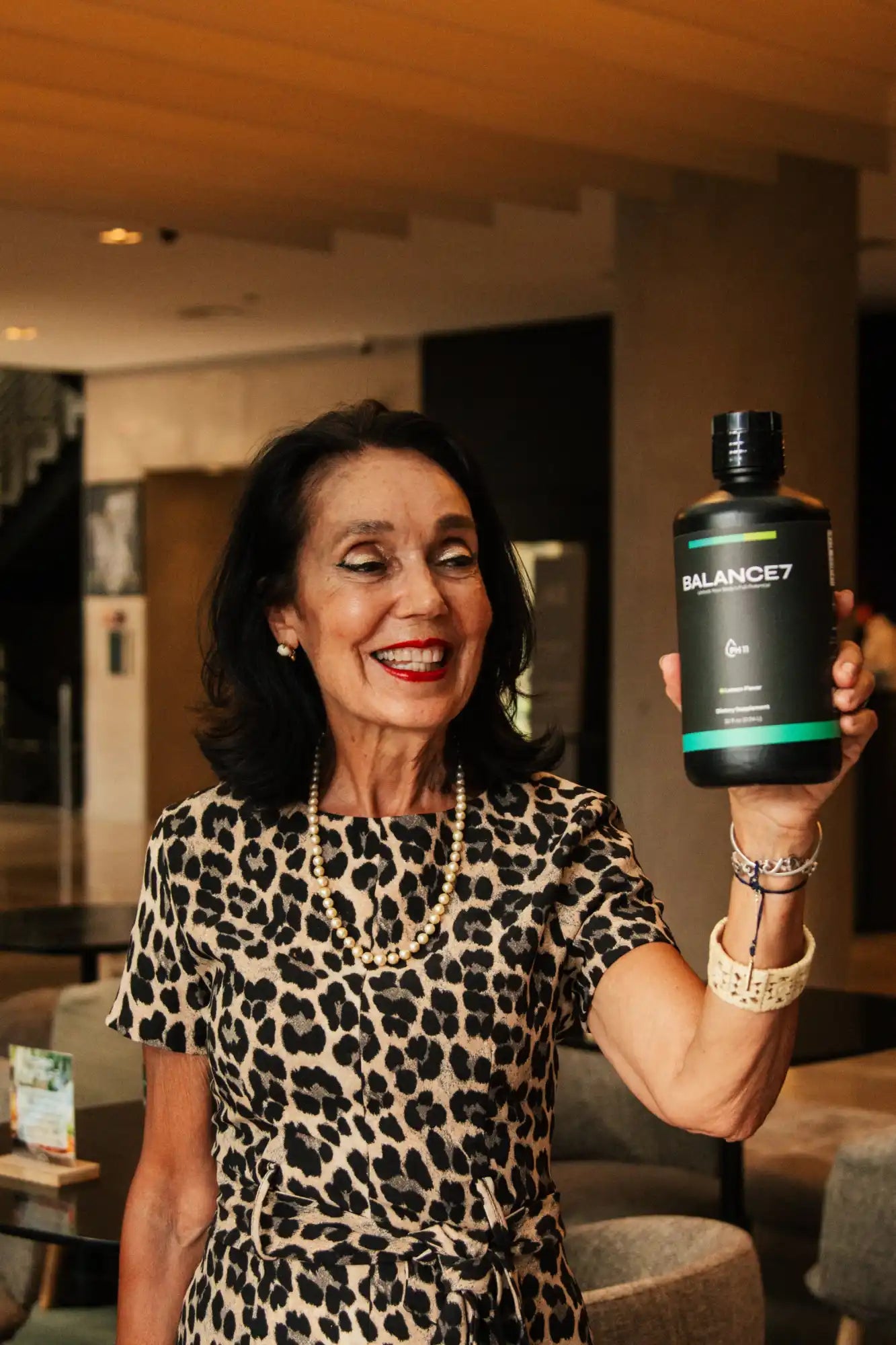 black-bottle-balance7.webp